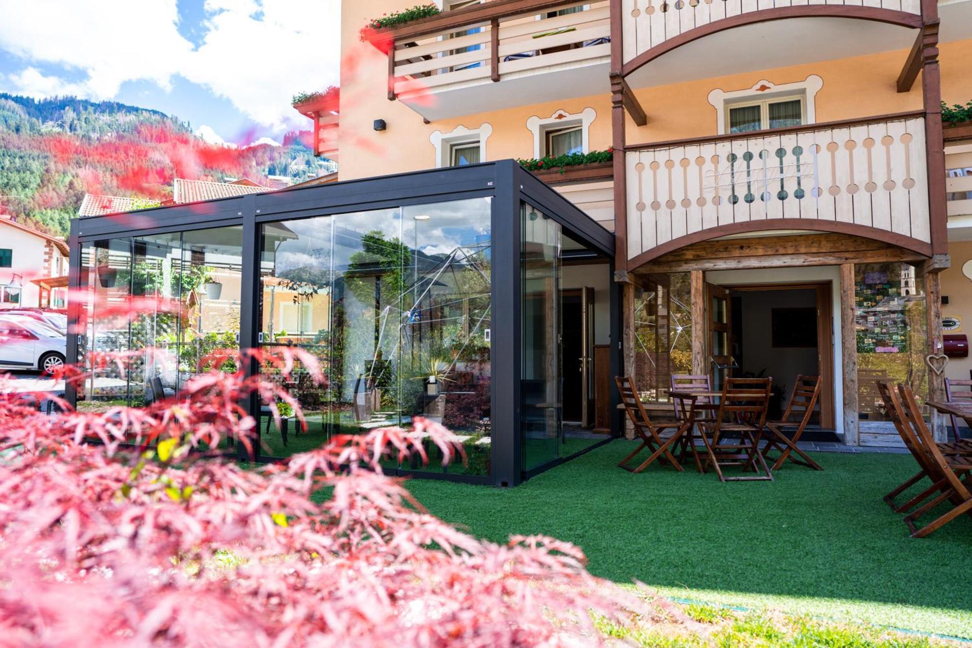 Albergo Negritella Ziano Di Fiemme Exterior photo